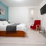 1 Freidorf Apartment